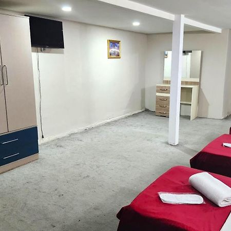 Avi Hotel Bakoe Buitenkant foto
