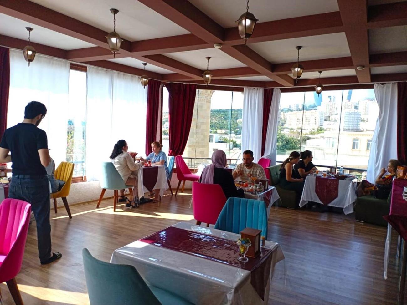 Avi Hotel Bakoe Buitenkant foto