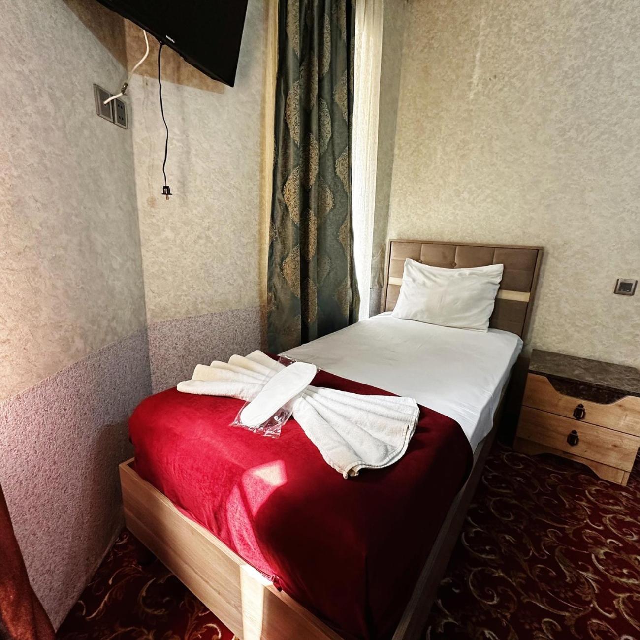 Avi Hotel Bakoe Buitenkant foto