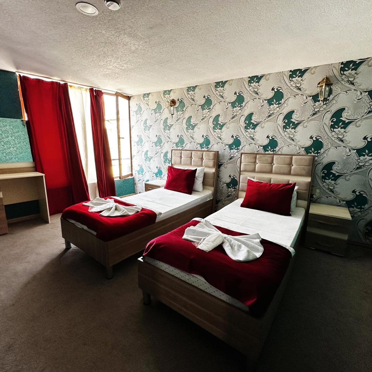 Avi Hotel Bakoe Buitenkant foto