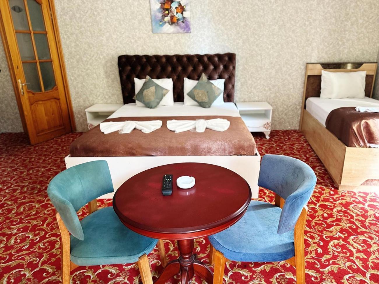Avi Hotel Bakoe Buitenkant foto