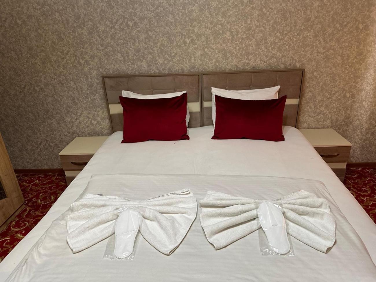 Avi Hotel Bakoe Buitenkant foto