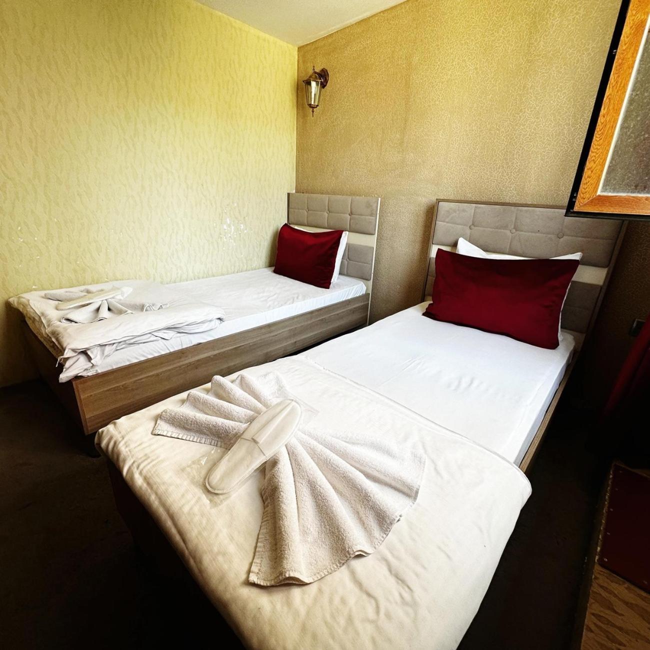 Avi Hotel Bakoe Buitenkant foto