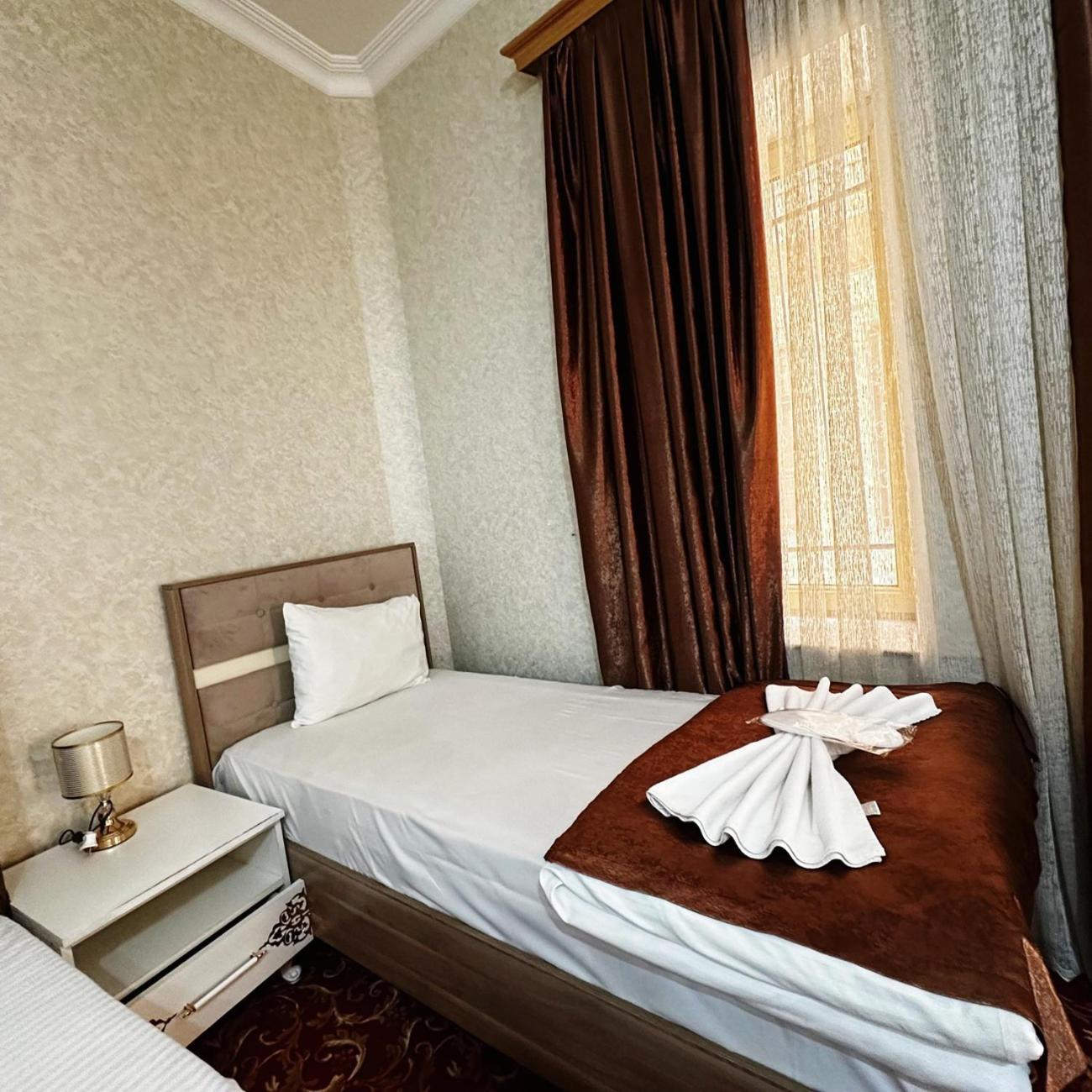 Avi Hotel Bakoe Buitenkant foto