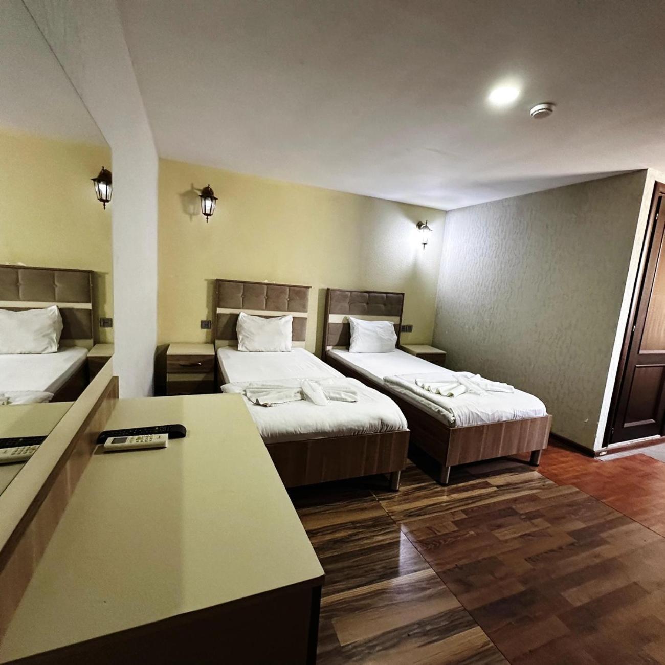 Avi Hotel Bakoe Buitenkant foto