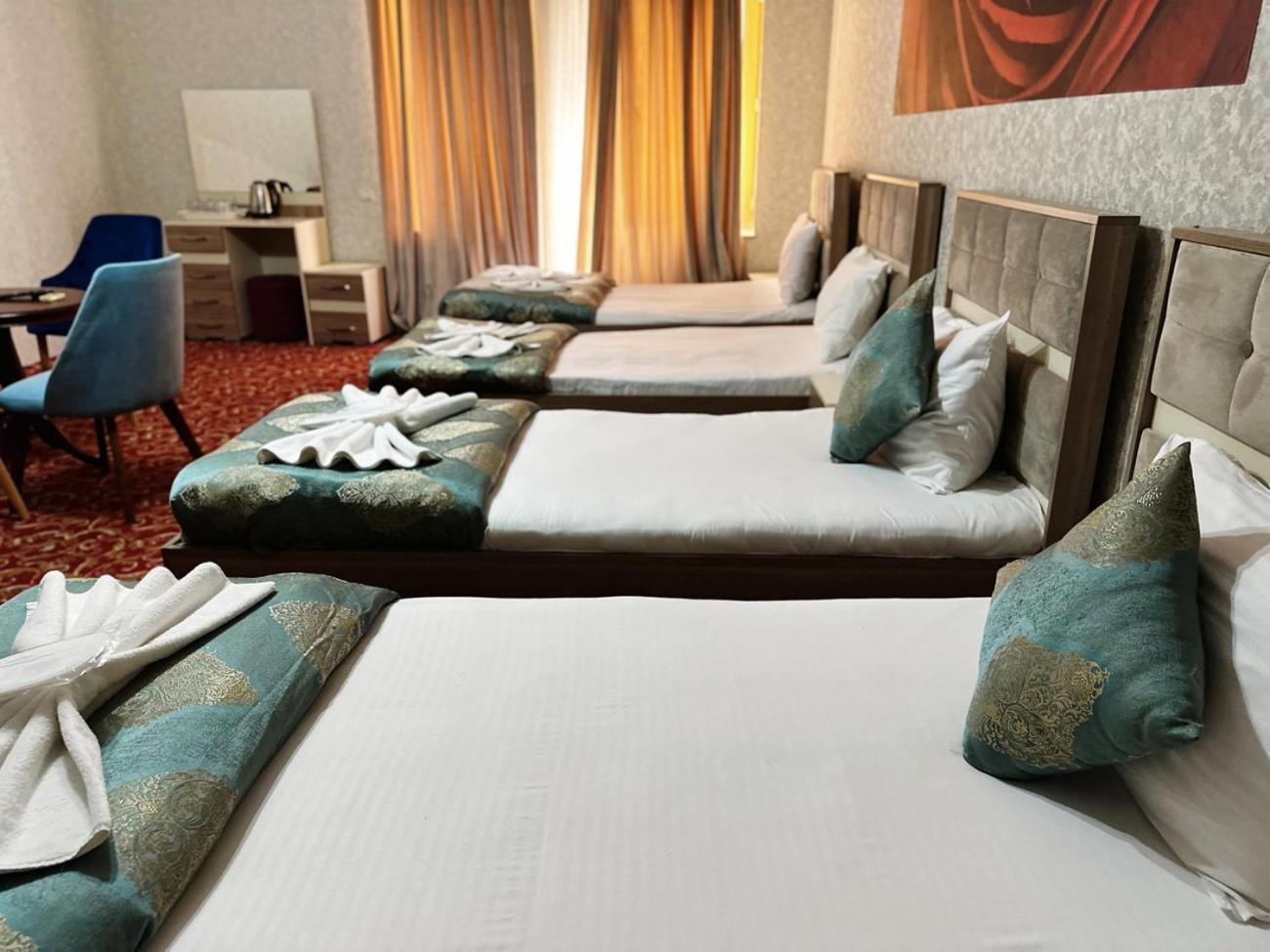 Avi Hotel Bakoe Buitenkant foto