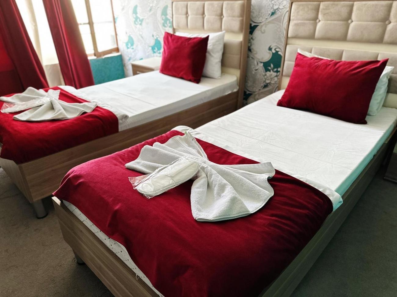 Avi Hotel Bakoe Buitenkant foto