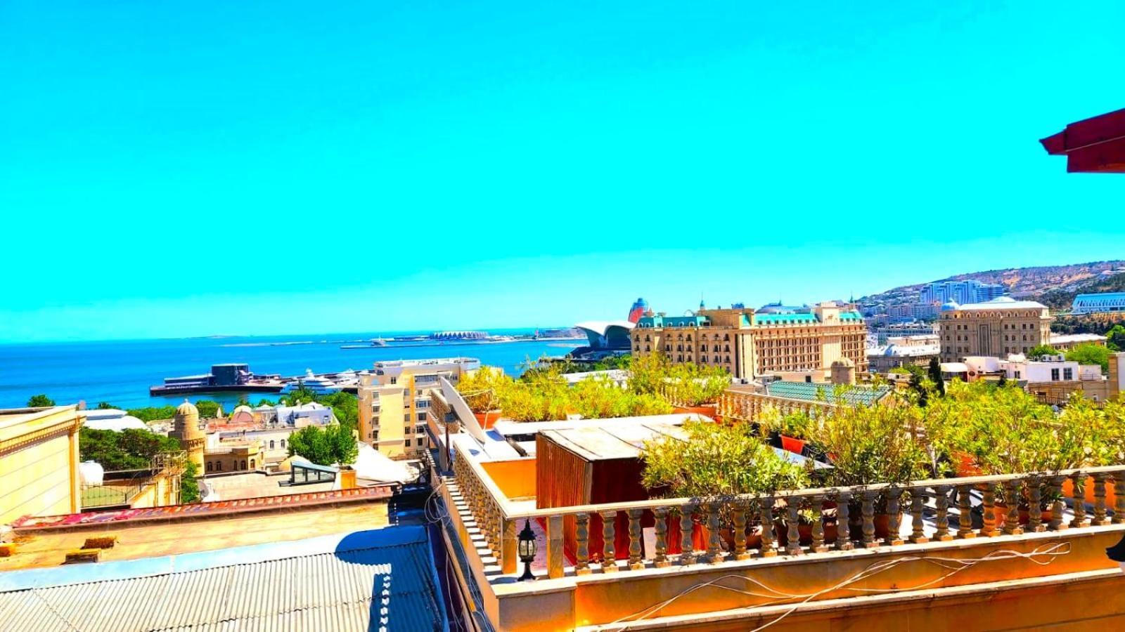 Avi Hotel Bakoe Buitenkant foto
