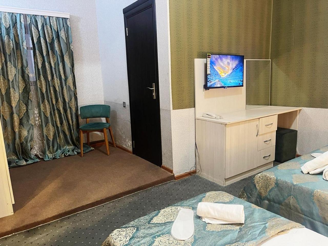Avi Hotel Bakoe Buitenkant foto