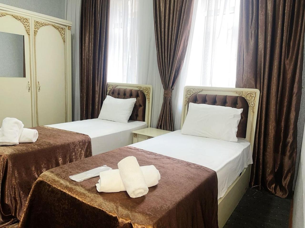 Avi Hotel Bakoe Buitenkant foto