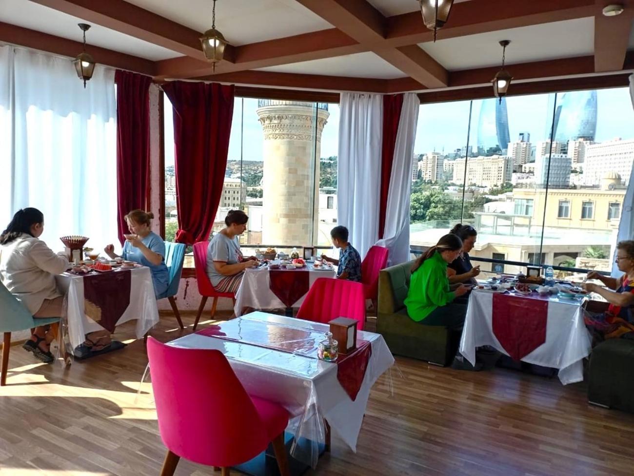 Avi Hotel Bakoe Buitenkant foto