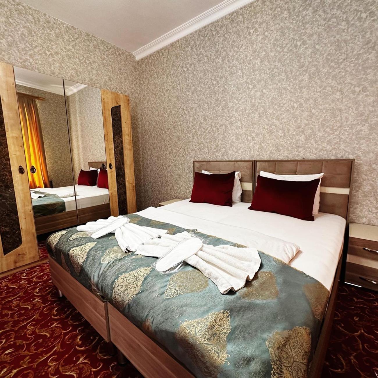 Avi Hotel Bakoe Buitenkant foto