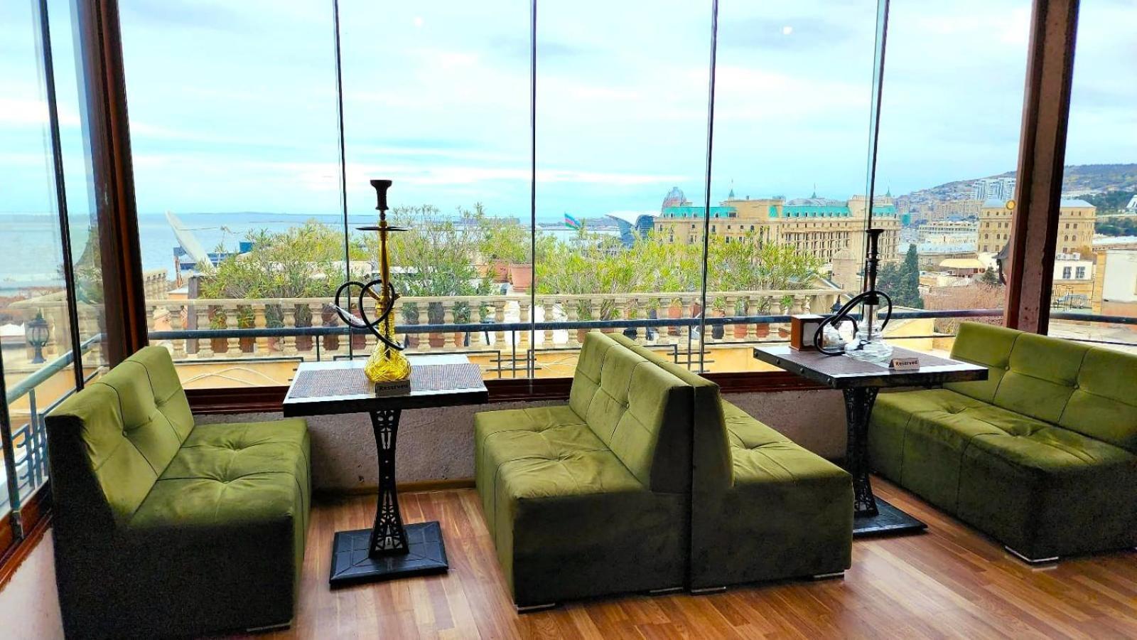 Avi Hotel Bakoe Buitenkant foto